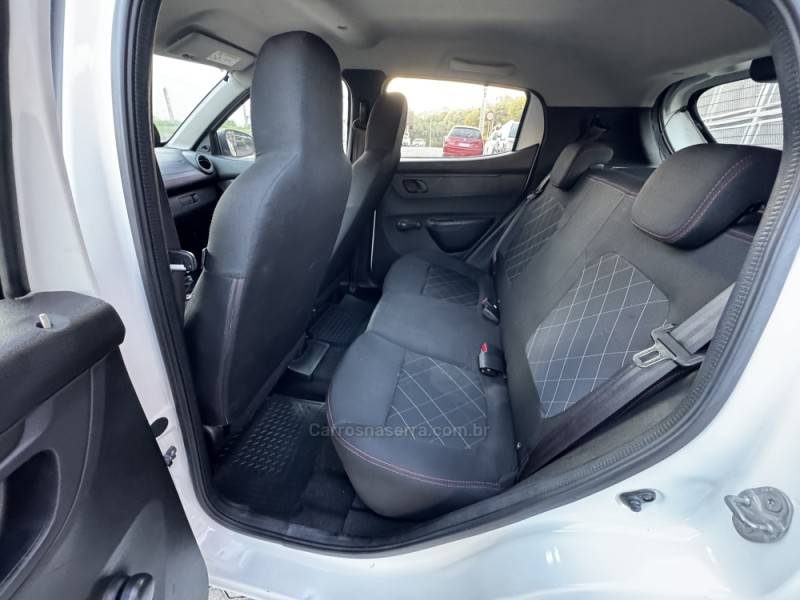 RENAULT - KWID - 2017/2018 - Branca - R$ 42.990,00