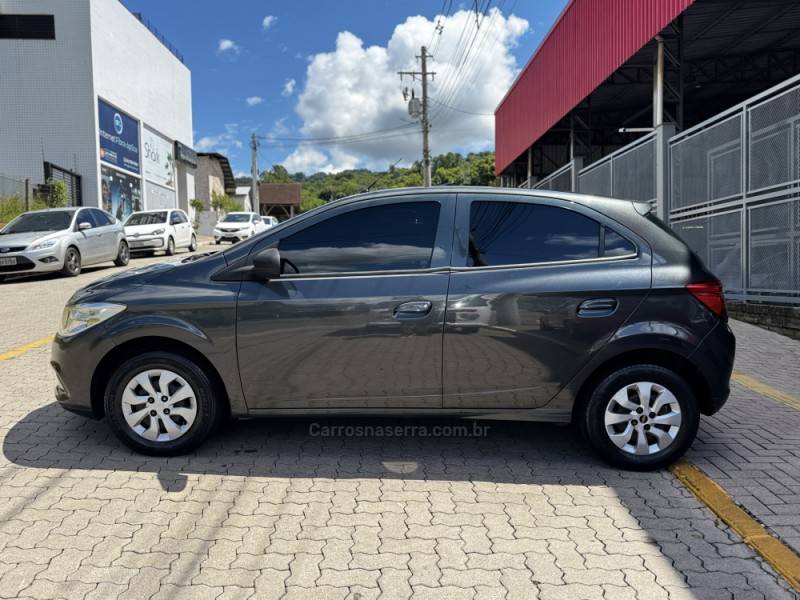 CHEVROLET - ONIX - 2016/2016 - Cinza - R$ 47.990,00