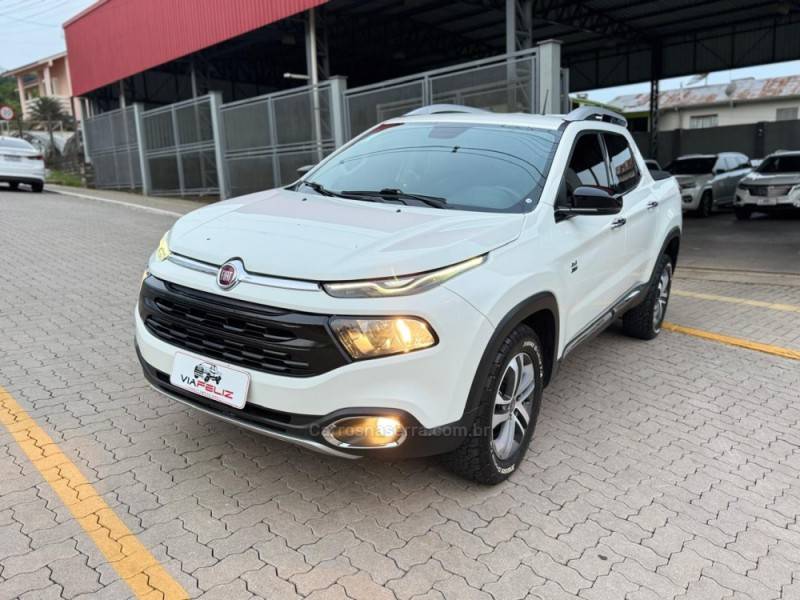 FIAT - TORO - 2017/2018 - Branca - R$ 114.990,00