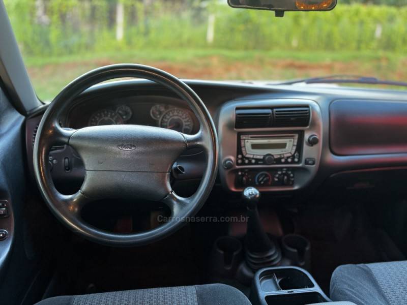 FORD - RANGER - 2010/2011 - Prata - R$ 64.990,00