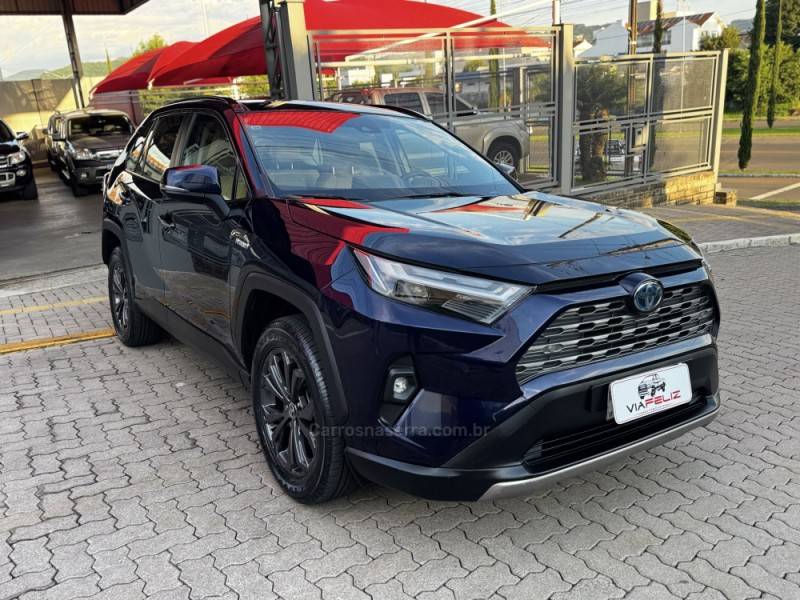 TOYOTA - RAV4 - 2022/2022 - Azul - R$ 219.990,00