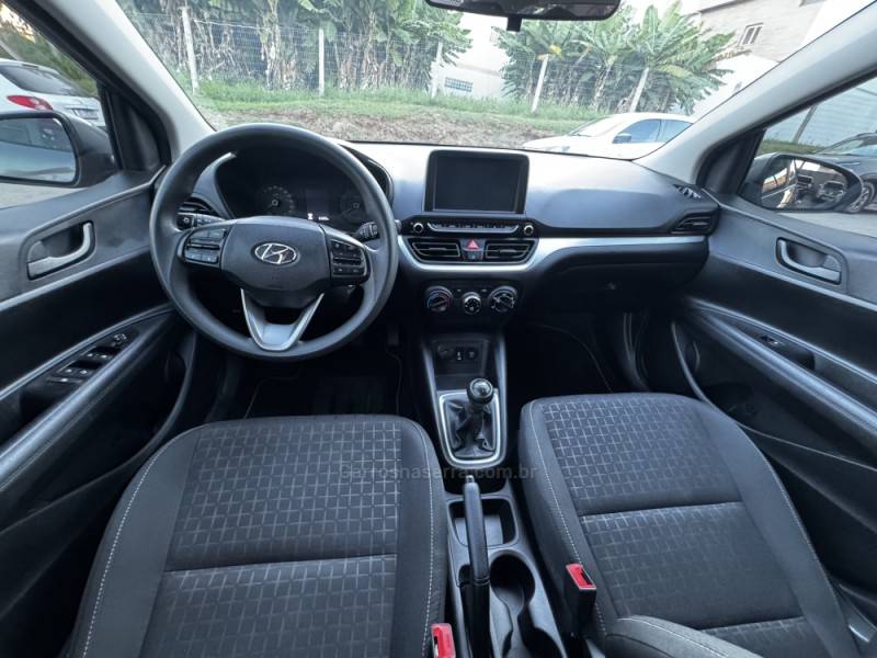 HYUNDAI - HB20 - 2022/2023 - Cinza - R$ 68.990,00