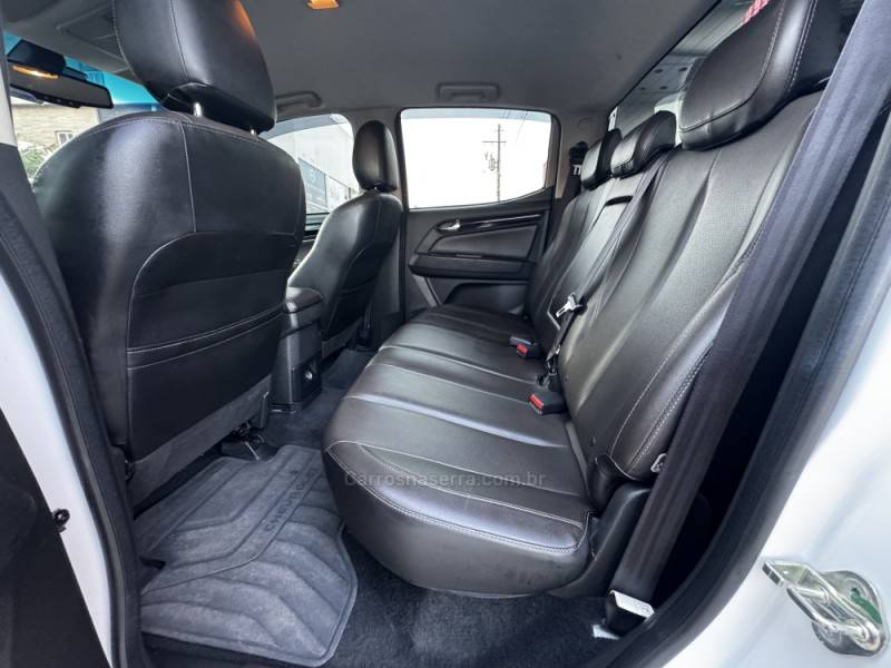 CHEVROLET - S10 - 2022/2023 - Branca - R$ 209.990,00
