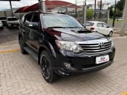 TOYOTA - HILUX SW4 - 2011/2012 - Preta - R$ 144.990,00