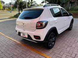 RENAULT - SANDERO - 2014/2015 - Branca - R$ 46.990,00