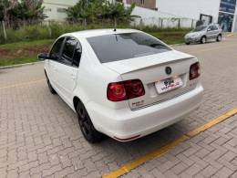 VOLKSWAGEN - POLO SEDAN - 2013/2014 - Branca - R$ 45.990,00