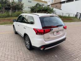 MITSUBISHI - OUTLANDER - 2015/2016 - Branca - R$ 129.990,00