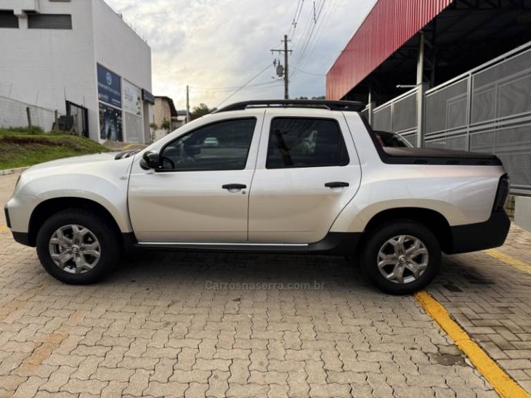 RENAULT - OROCH - 2022/2023 - Prata - R$ 94.990,00
