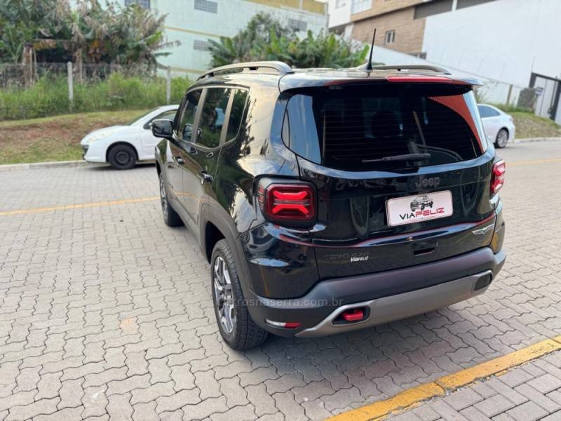 JEEP - RENEGADE - 2022/2023 - Preta - R$ 139.990,00