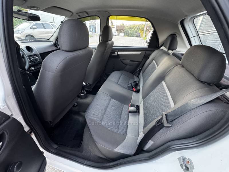 CHEVROLET - CELTA - 2013/2014 - Branca - R$ 36.990,00