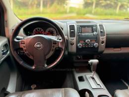 NISSAN - FRONTIER - 2013/2014 - Branca - R$ 109.990,00