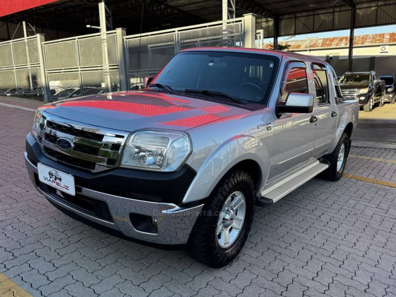 FORD - RANGER - 2010/2011 - Prata - R$ 64.990,00