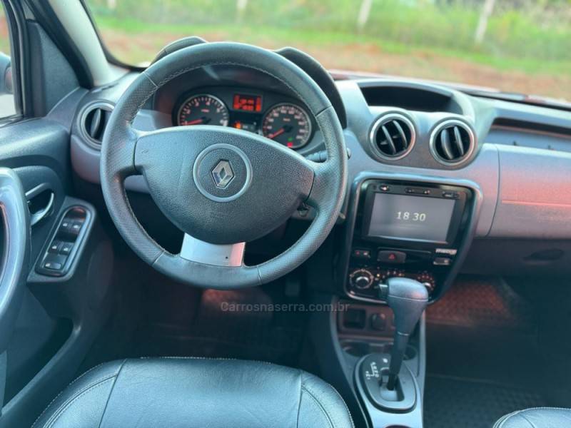 RENAULT - DUSTER - 2014/2015 - Branca - R$ 58.990,00