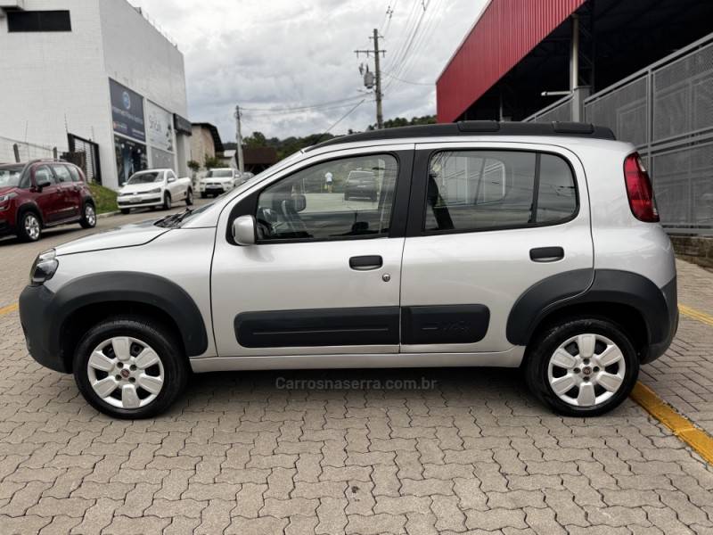 FIAT - UNO - 2014/2014 - Prata - R$ 38.990,00