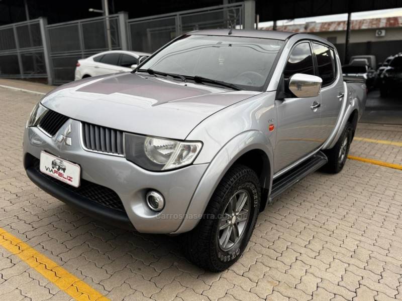 MITSUBISHI - L200 TRITON - 2008/2009 - Prata - R$ 94.990,00