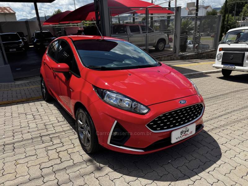 FORD - FIESTA - 2018/2018 - Vermelha - R$ 63.990,00