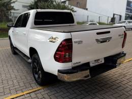 TOYOTA - HILUX - 2017/2018 - Branca - R$ 184.990,00