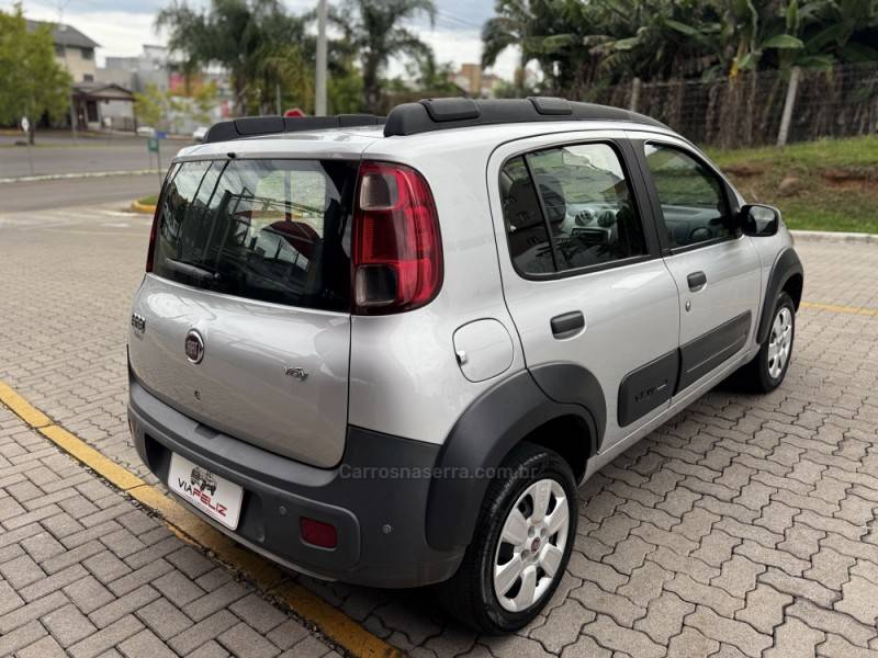 FIAT - UNO - 2014/2014 - Prata - R$ 38.990,00