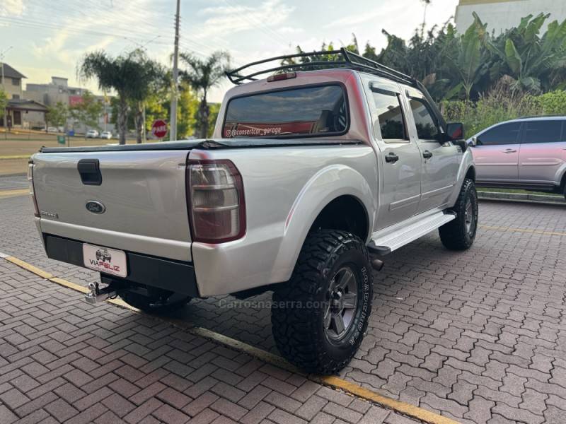 FORD - RANGER - 2010/2011 - Prata - R$ 94.990,00