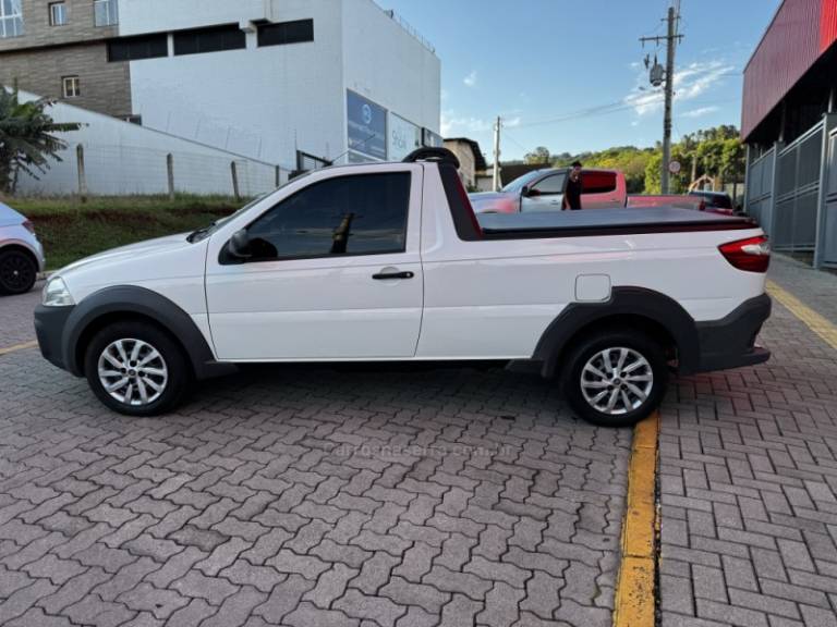 FIAT - STRADA - 2017/2018 - Branca - R$ 57.990,00