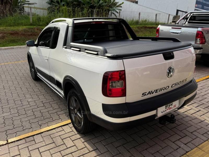 VOLKSWAGEN - SAVEIRO - 2012/2013 - Branca - R$ 55.990,00