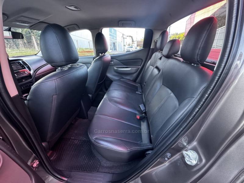 MITSUBISHI - L200 TRITON - 2017/2018 - Cinza - R$ 133.800,00