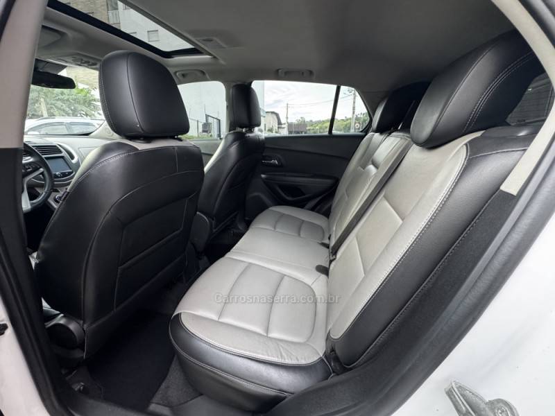 CHEVROLET - TRACKER - 2014/2015 - Branca - R$ 72.990,00