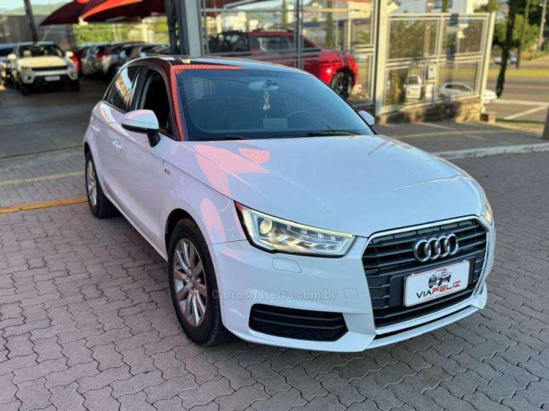 AUDI - A1 - 2015/2016 - Branca - R$ 84.990,00