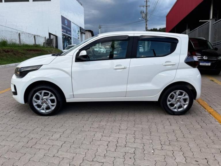 FIAT - MOBI - 2018/2019 - Branca - R$ 45.990,00