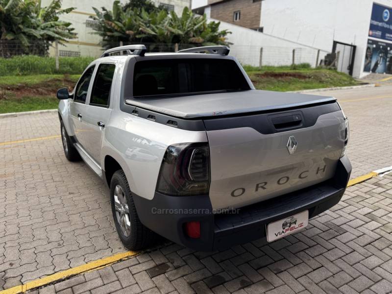 RENAULT - OROCH - 2022/2023 - Prata - R$ 94.990,00