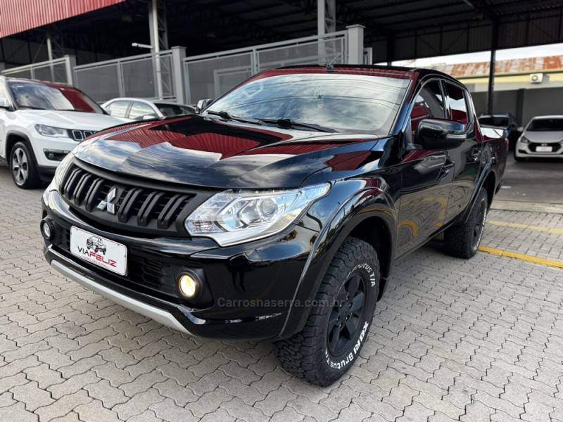 MITSUBISHI - L200 TRITON - 2016/2017 - Preta - R$ 144.990,00