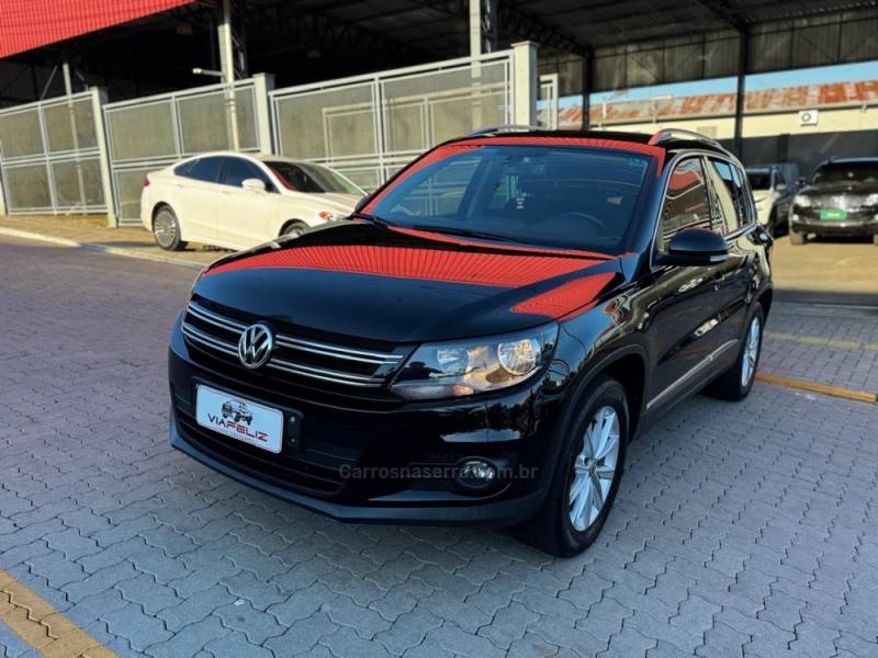 VOLKSWAGEN - TIGUAN - 2013/2014 - Preta - R$ 74.990,00