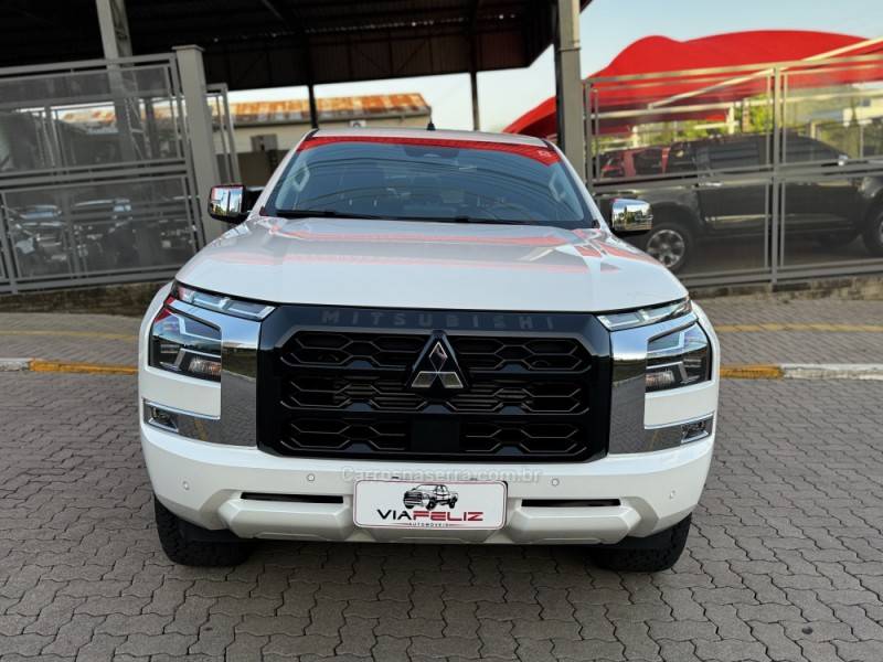 MITSUBISHI - L200 TRITON - 2025/2026 - Branca - R$ 301.990,00