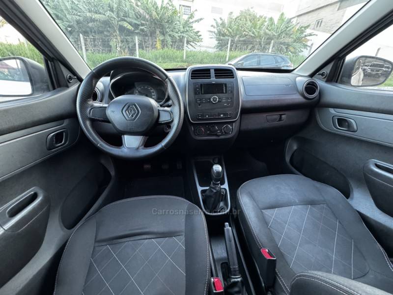 RENAULT - KWID - 2017/2018 - Branca - R$ 42.990,00