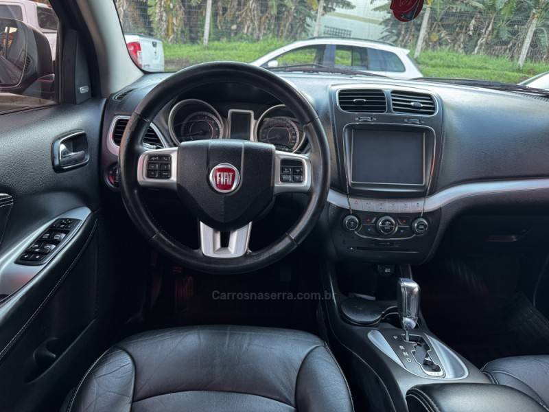 FIAT - FREEMONT - 2013/2014 - Preta - R$ 62.990,00