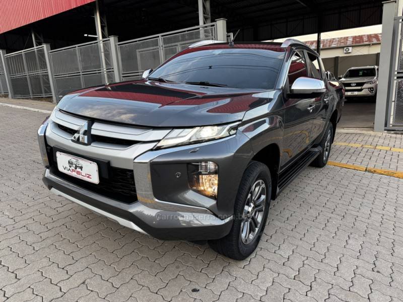 MITSUBISHI - L200 TRITON - 2021/2022 - Cinza - R$ 199.990,00