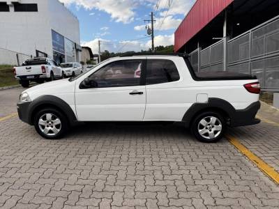 FIAT - STRADA - 2013/2014 - Branca - R$ 61.990,00
