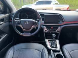 HYUNDAI - ELANTRA - 2016/2017 - Preta - R$ 81.990,00