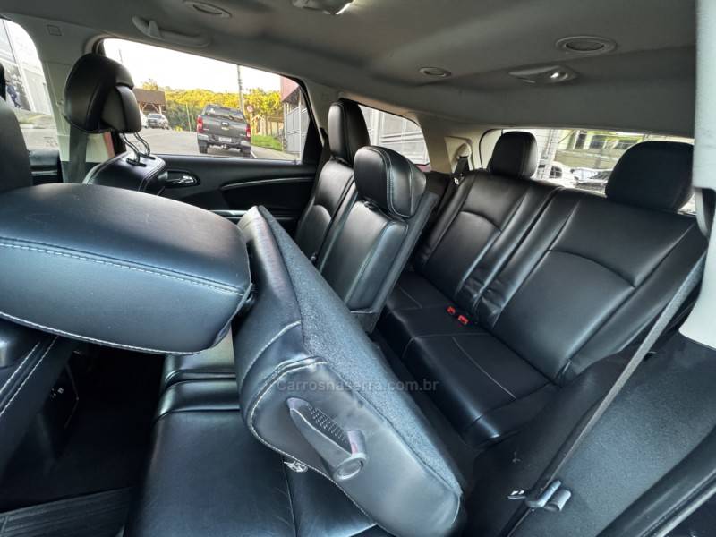 FIAT - FREEMONT - 2013/2014 - Preta - R$ 62.990,00