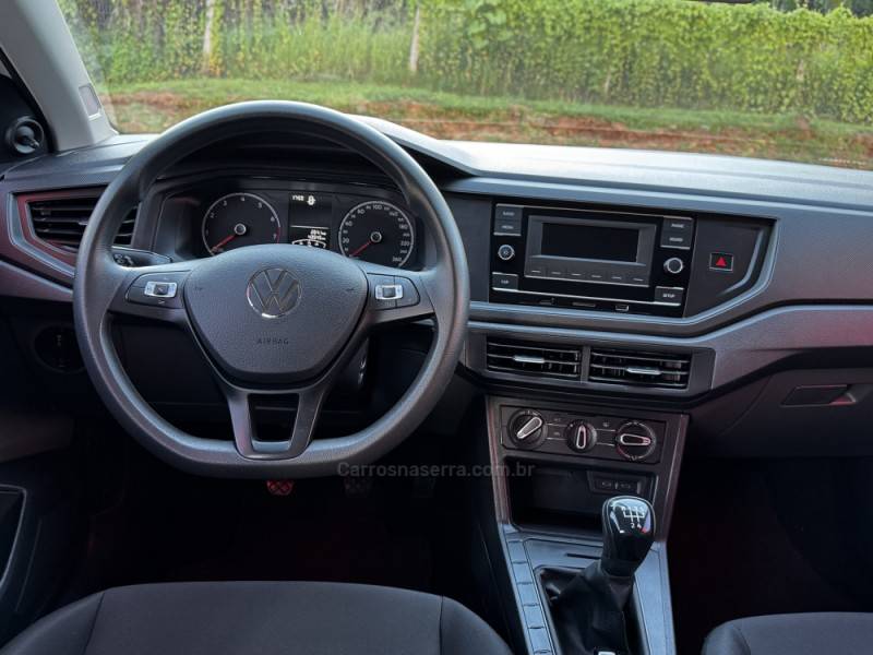 VOLKSWAGEN - POLO - 2023/2023 - Branca - R$ 74.990,00
